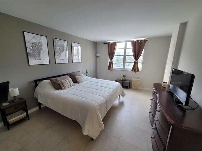 Photo - 500 Bayview Dr Unit 331
