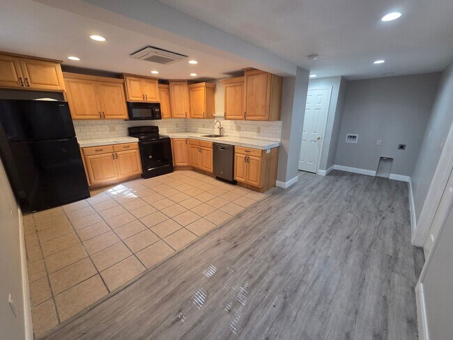 1534 W 8050 N Unit Lower