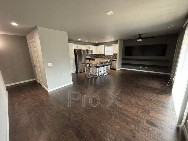 Photo - 2826 W Blackstone Crossing