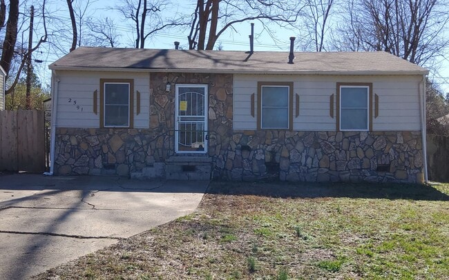 Building Photo - 2591 Callie Rd