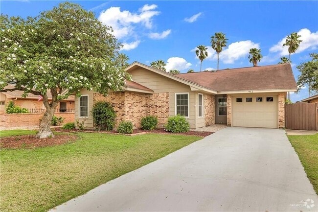 Building Photo - 912 Palm Dr Rental
