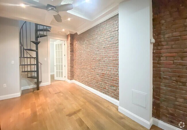 Building Photo - 20 Prince St Unit 22 Rental