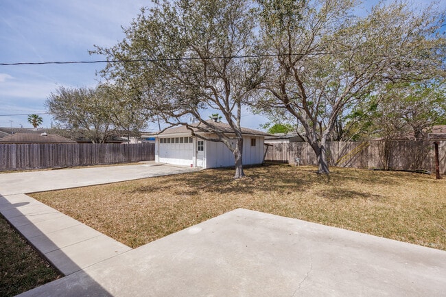 Photo - 1137 Bradshaw Dr