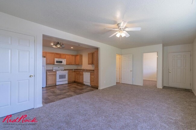 Building Photo - Enjoy Scenic Ivins Living – 3-Bed, 2-Bath ... Rental