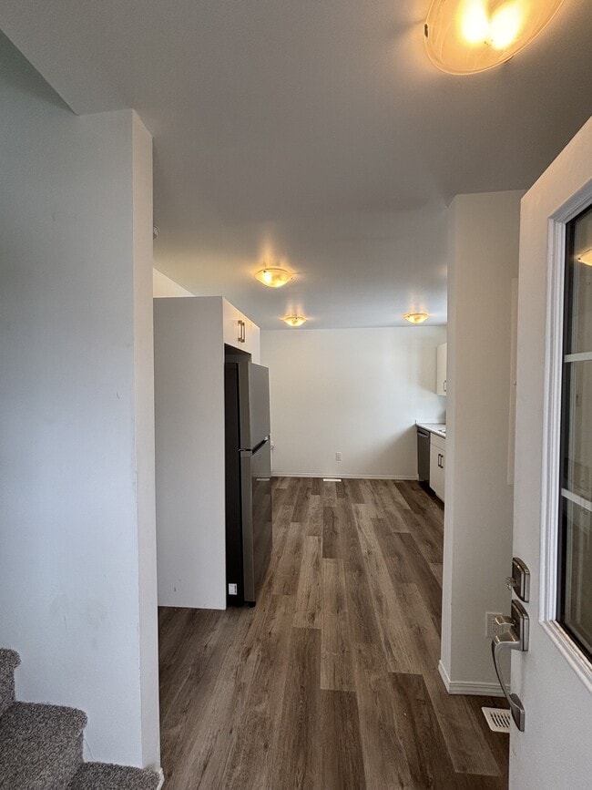 Photo - 12021-12055 55 St NW Unit Upper - G1