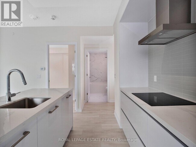 Photo - 2221 Yonge St Unit 1708