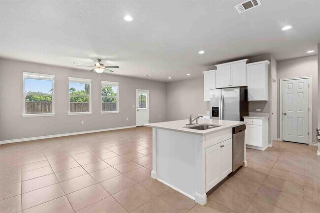 Photo - 11724 Saddle Rock Dr