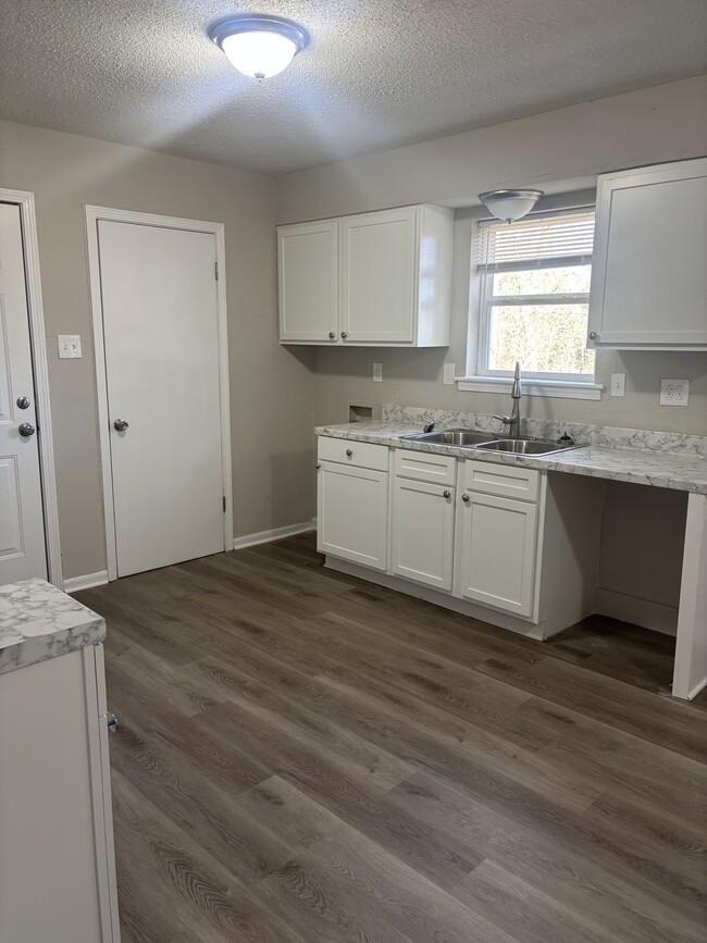 Photo - 5052 Blacksmith Dr