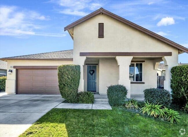 Building Photo - Gorgeous 3 Bedroom 2 Bath 2 Car Garage Sin... Rental