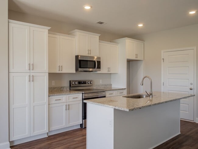 Photo - 408 S Zetterower Ave