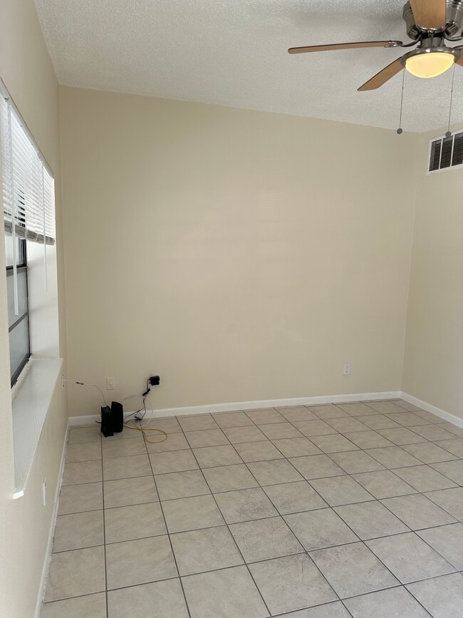 Living Room - 9243 A Overlook Dr. Unit 9243A Overlook Dr.  Temple Terrace  FL.
