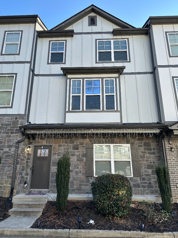 Building Photo - 4762 Sampson Ct.