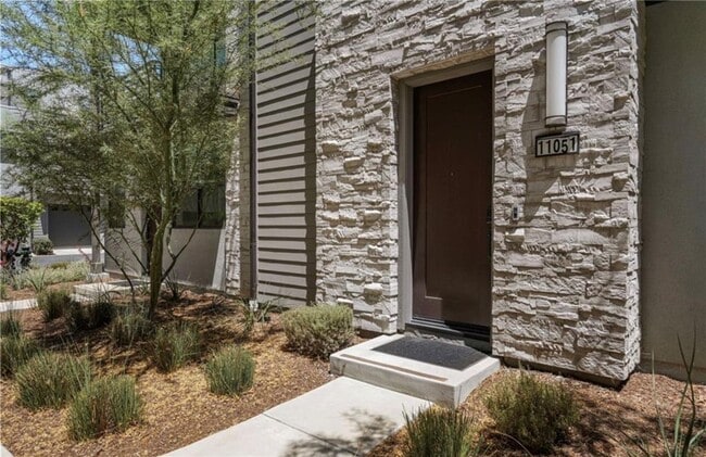 Building Photo - 11051 Momentum Dr