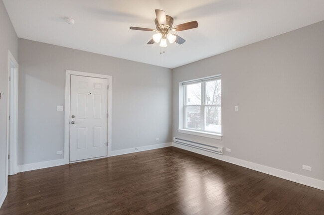 Photo - 8024 S Ellis Ave Unit 1B