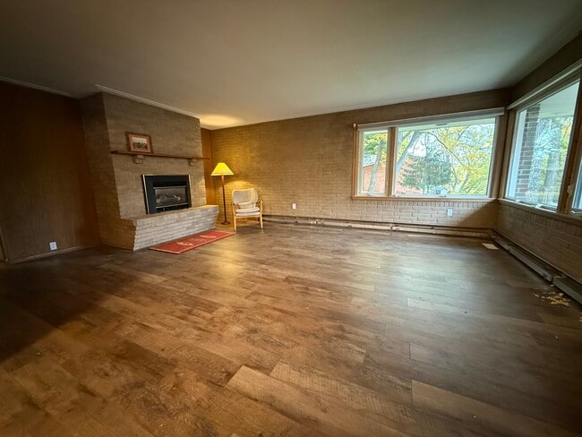 Photo - 7036 Willow Ln