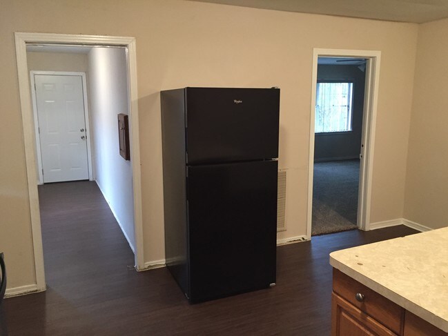 Photo - 7547-7551 Morley St