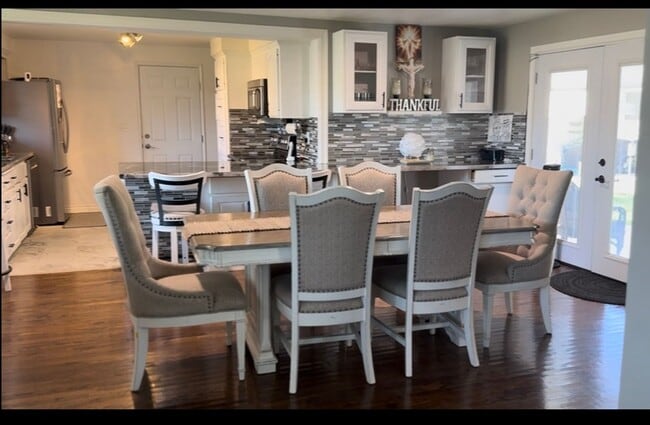 Photo - Spacious 4BD/4BA Home with Private Studio, located in the desirable Ferry St Bridge area!