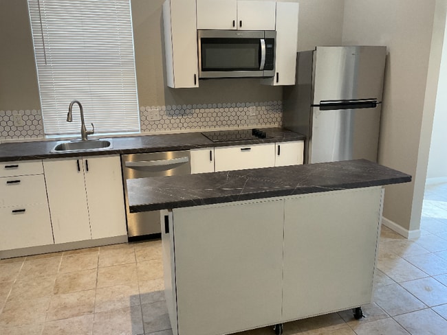 Photo - 2201 Westdale Rd