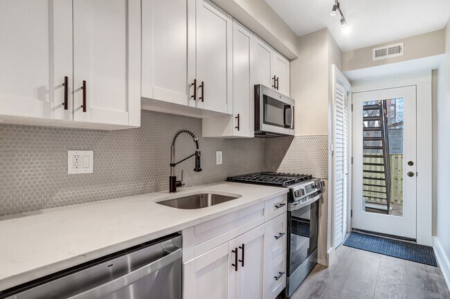 Photo - 1526 2nd St SW