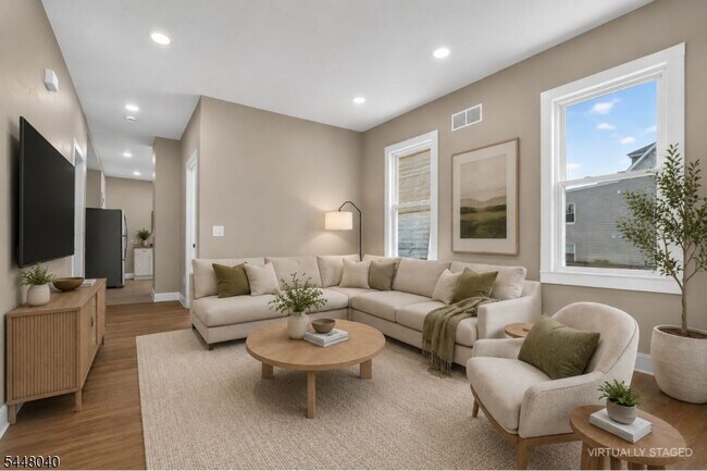 882 S 14th St Unit 1