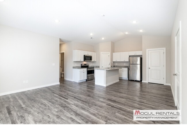 Photo - 588 E Martens Ct