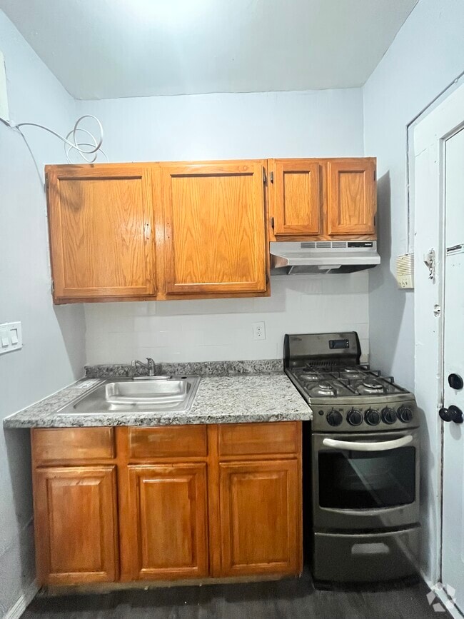 Building Photo - 112 Corbin Ave Unit 101 Rental