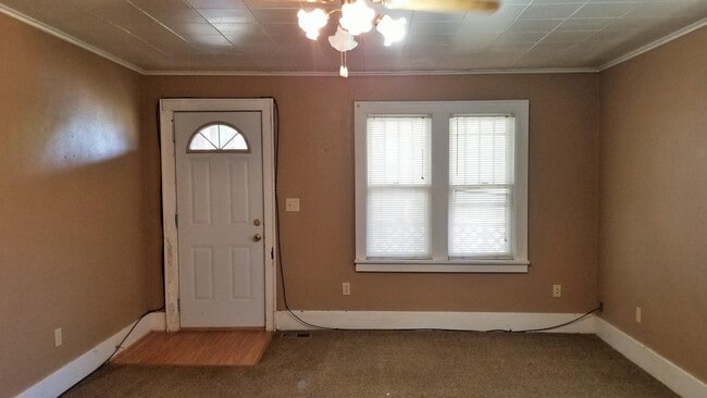 Photo - Cute Bungalow with a screened in front porch