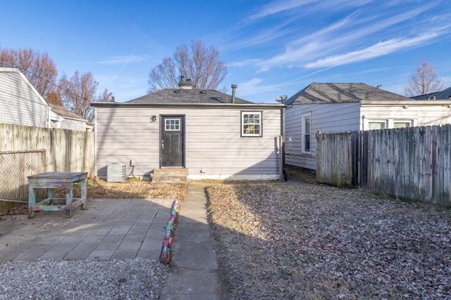 Photo - 524 Warnock St