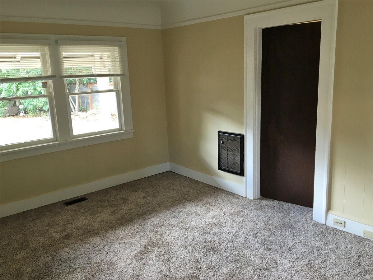 Living Room - 5605 N Gay Ave