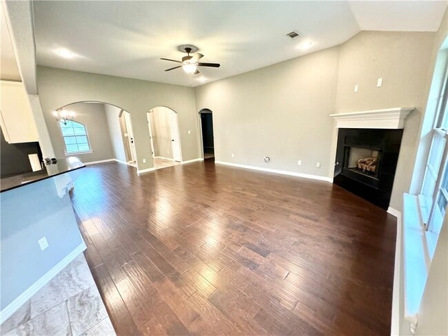 Photo - 430 Carlson St