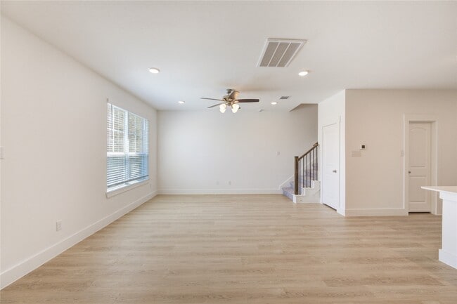 Photo - 11910 Carvalho Dr
