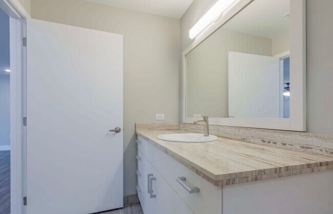 Photo - 404 Henderson Chapel Rd Unidad 1301