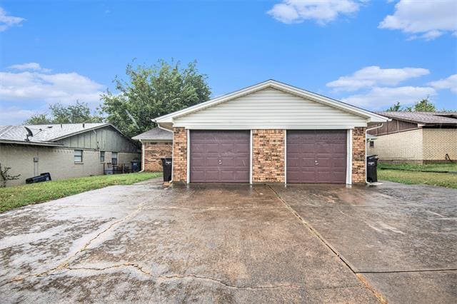 Building Photo - 6817 W Cleburne Rd Rental