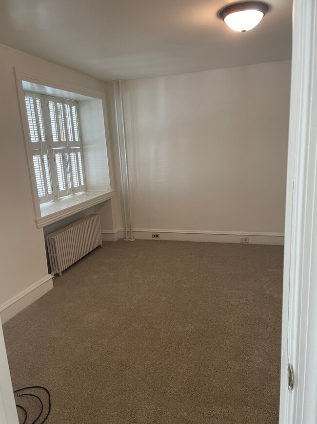 Bedroom - 2443 Yellow Springs Rd Unit 2443