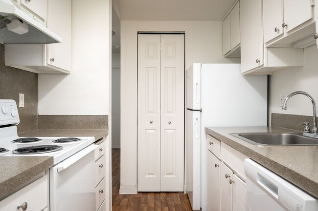 Photo - Edgewood Manor