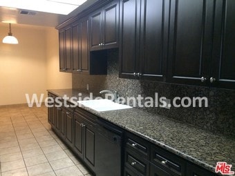 Photo - 430 N Maple Dr