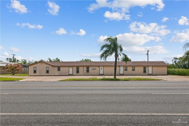 Building Photo - 13 FM 1015 Unit 8