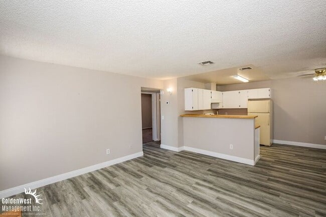 Photo - Beautifully Updated 2Bdm 1Ba Unit in a Gat...