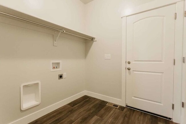 Photo - 1903 W Woodland Rd