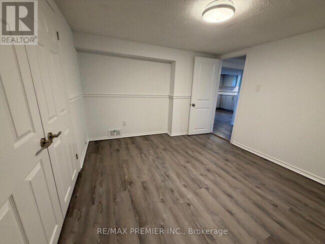 404 Rustic Rd