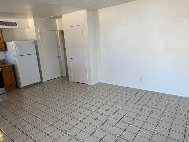 Photo - 4541 E San Francisco Blvd