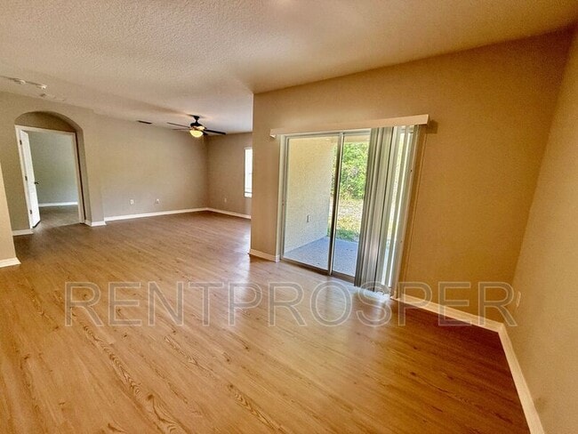 Photo - 930 Summer Glen Dr