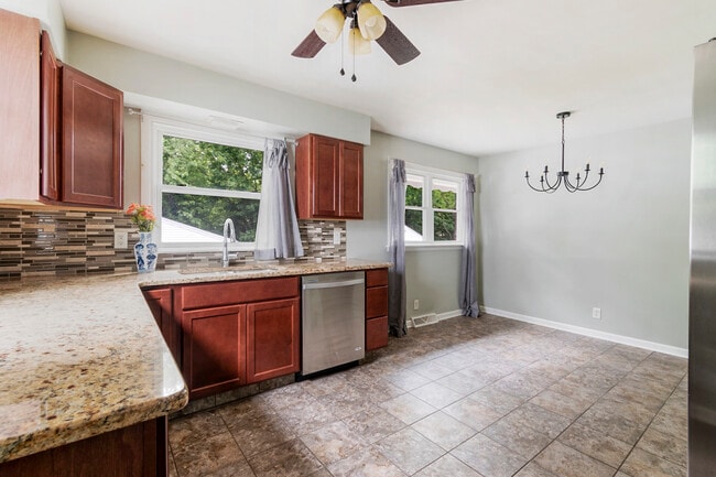 Photo - 7116 Claybourne Ave