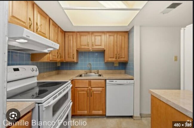 Building Photo - 1313 Como Ave SE Rental