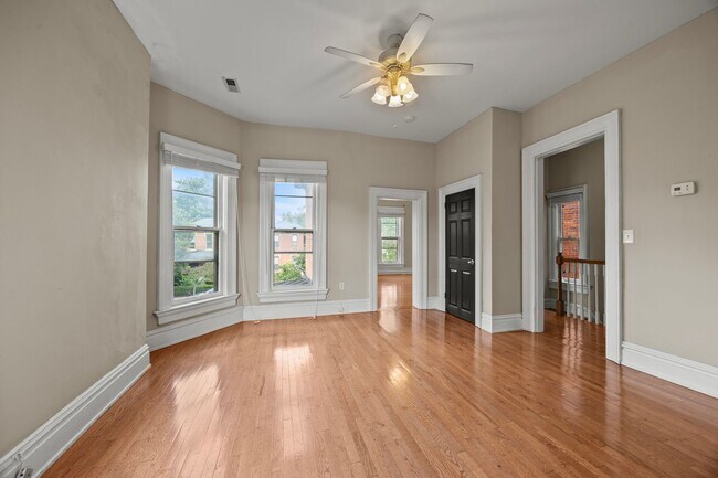 Photo - 57 Smith Pl Unit 3