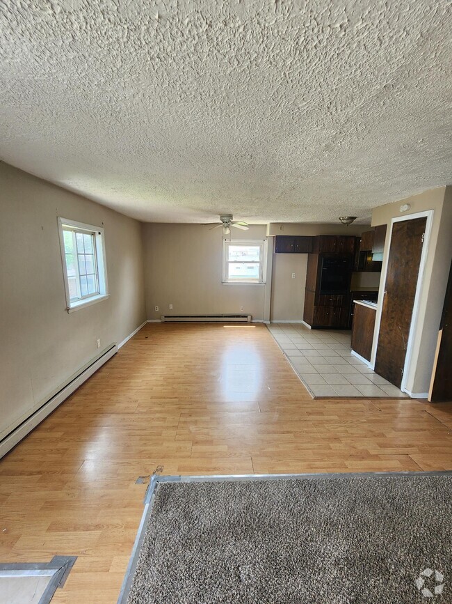 Building Photo - 333 Illinois Ave Unit 2 Rental