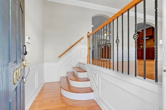 Photo - 6061 Farrell Way