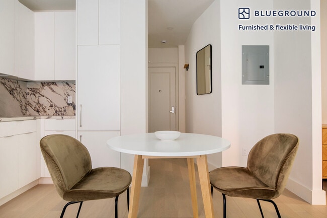 Photo - 300 W 21st St Unidad SI FL5-ID1450