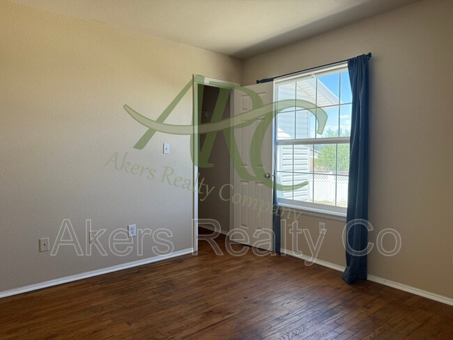 Photo - 343 E Bond Ct