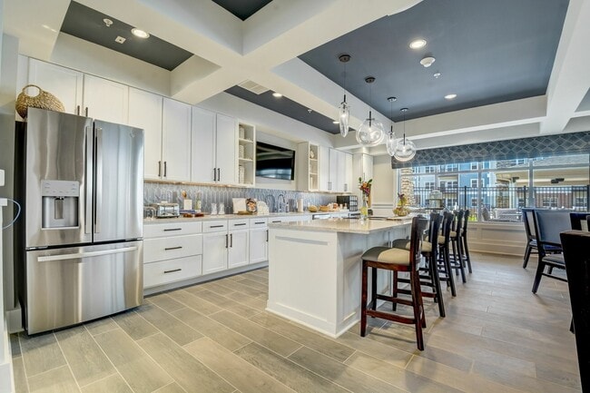 5-web-or-mls-12975 Harrell Pkwy - Common Areas-005